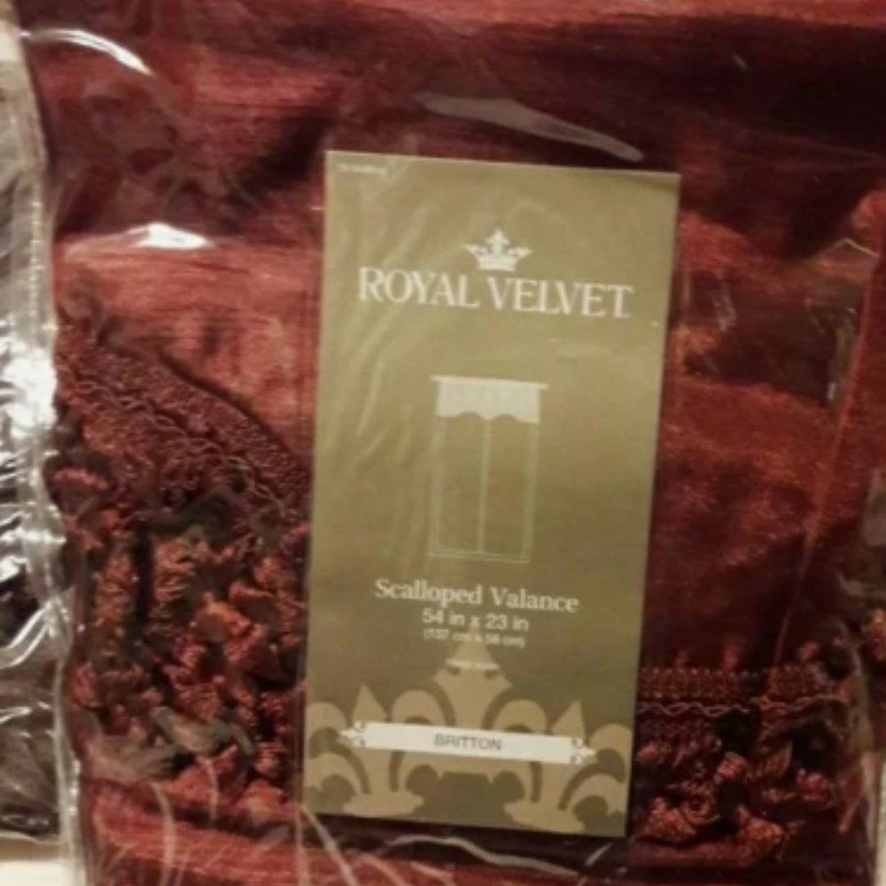 Royal Velvet JORDYN Scalloped Tassel Rod BURGUNDY